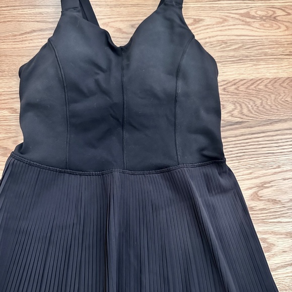 Lululemon NWOT City Tank (8) - Picture 6 of 16